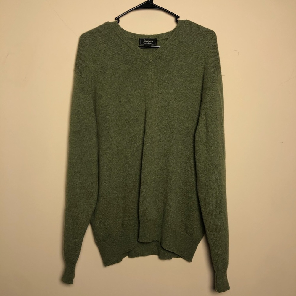 Neiman Marcus Green Cashmere V Neck Sweater